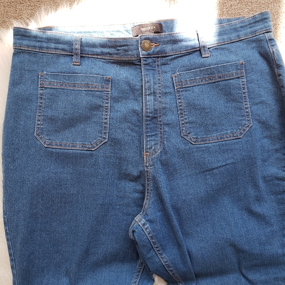 High Waisted Jeans - Picture 3 of 5